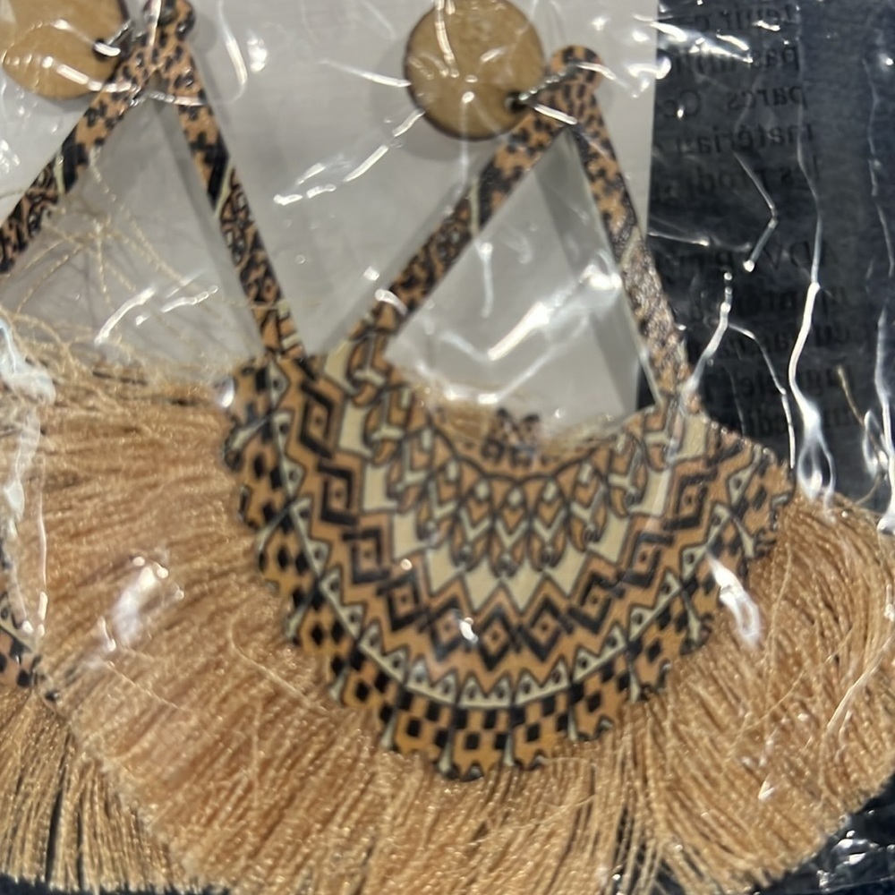 P21 Women’s Tassel Flared Wooden Earings Natural Boho Earthcore - Picture 2 of 4